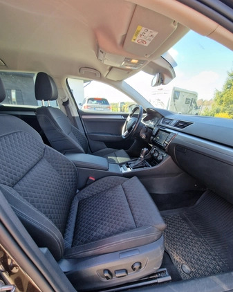 Skoda Superb cena 69900 przebieg: 150000, rok produkcji 2016 z Kamieńsk małe 277